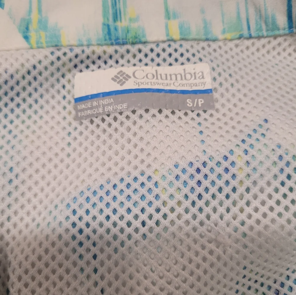 Columbia Performance Fishing Gear Short-sleeve Btn-dwn Shirt Sz Small White Blue - Picture 6 of 6